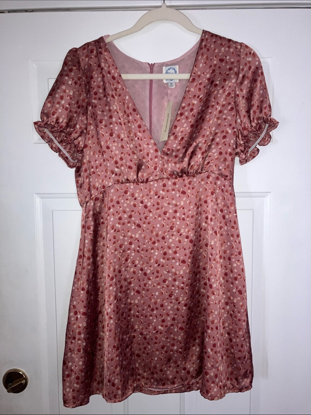 Francesca’s Mauve Silky Short sleeve dress women’s Sz M NWT